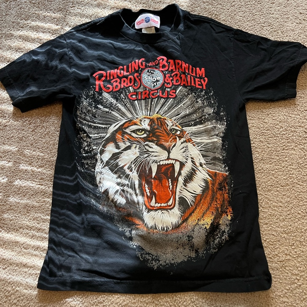VINTAGE CIRCUS RINGLING BROS BARNUM AND BAILEY T SHIRT